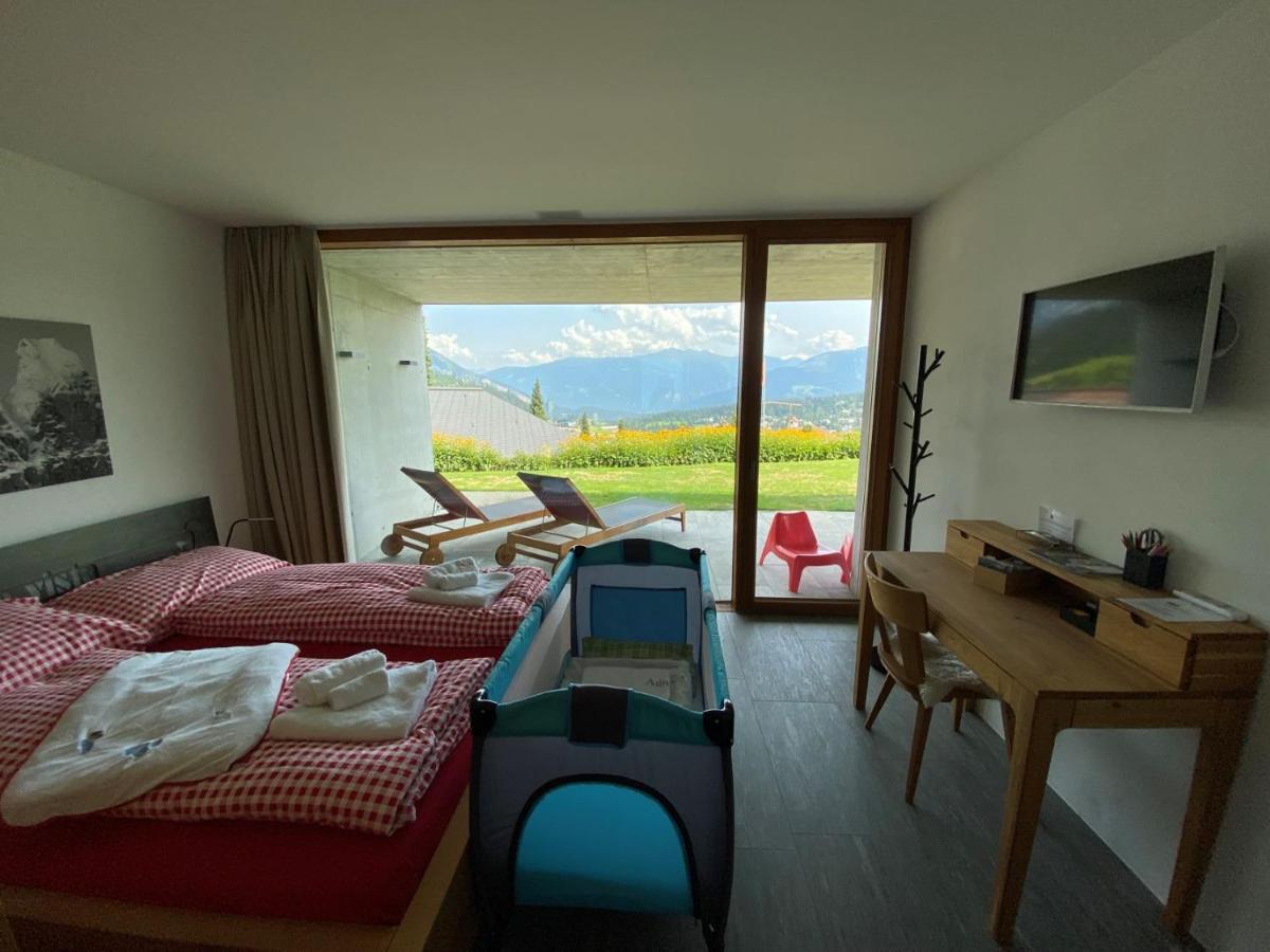 Casa Admisa, Spektakulaere Aussicht, In And Out, Hochwertige Einrichtung, Valserstein Und Eiche Apartment Flims