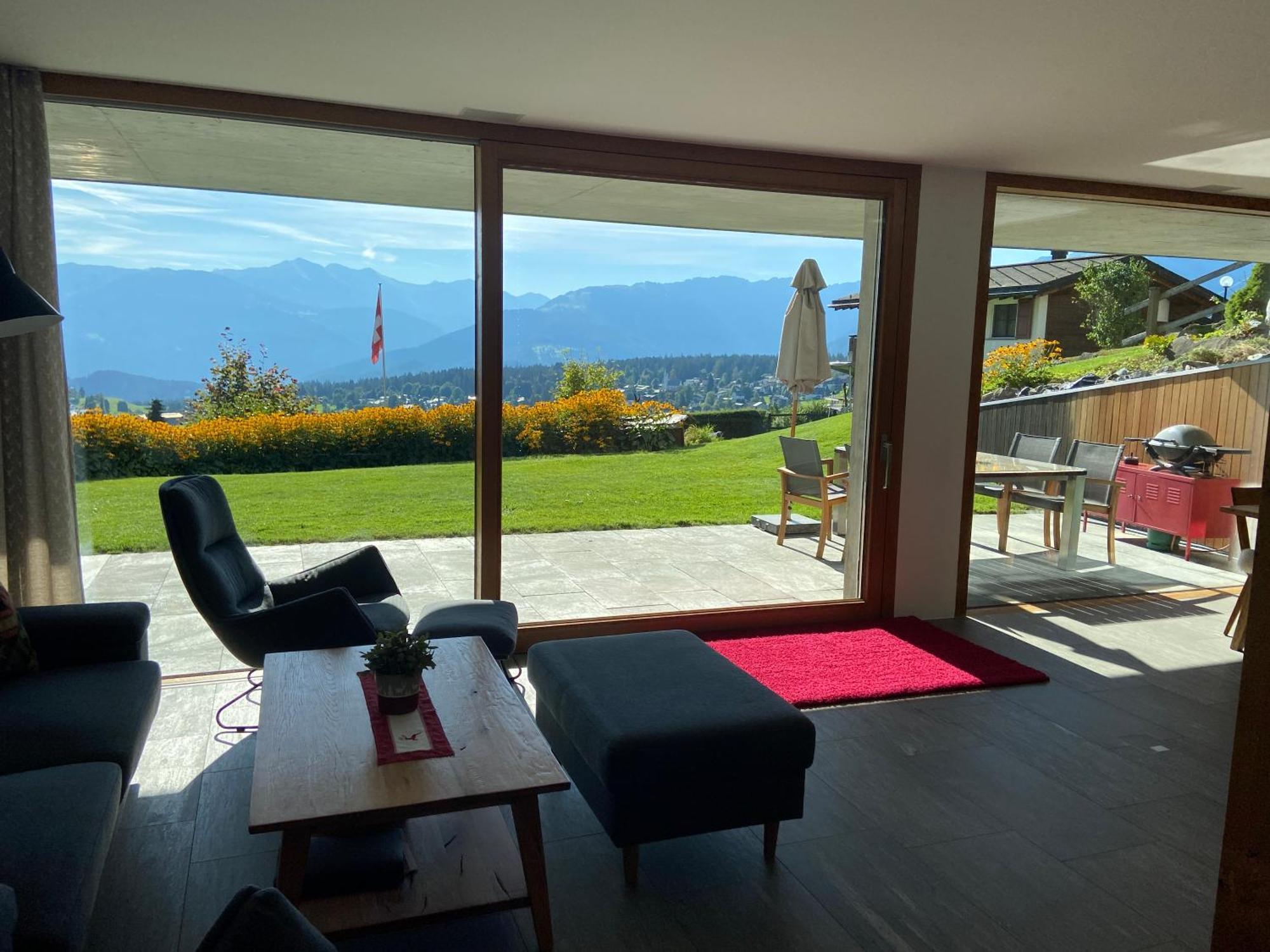 Casa Admisa, Spektakulaere Aussicht, In And Out, Hochwertige Einrichtung, Valserstein Und Eiche Apartment Flims