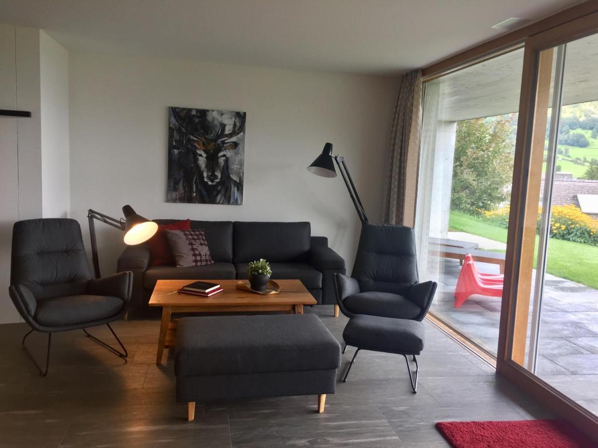 Apartment Casa Admisa, Spektakulaere Aussicht, In And Out, Hochwertige Einrichtung, Valserstein Und Eiche Flims